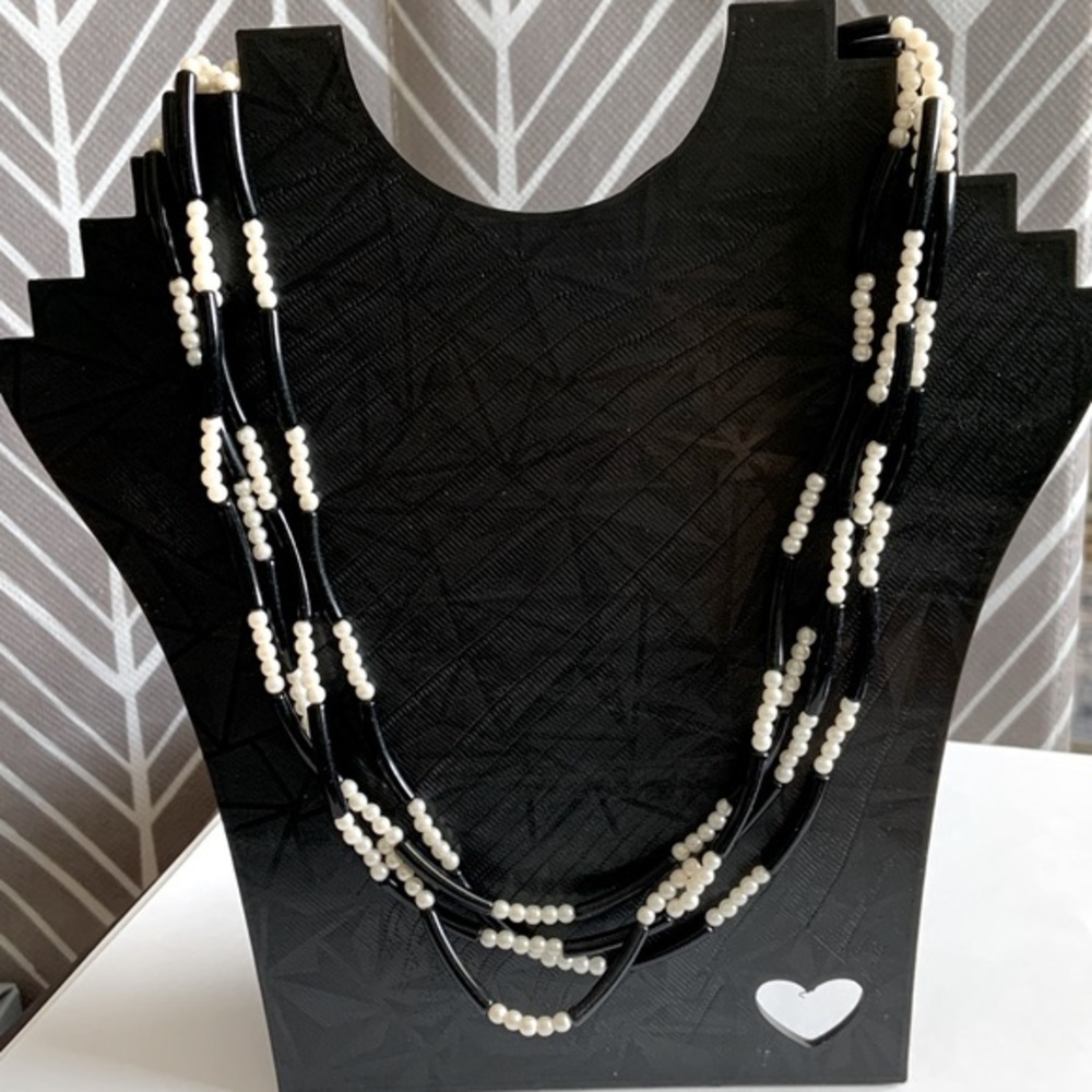 Vintage 80s pearlustre necklace by Avon
